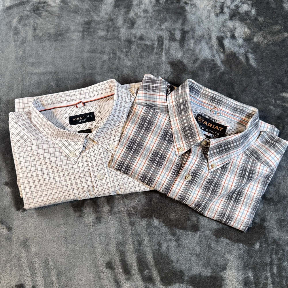 Lot of 2 size XL Ariat Short Sleeve Button Up Shirts, Excellent Condition Clean